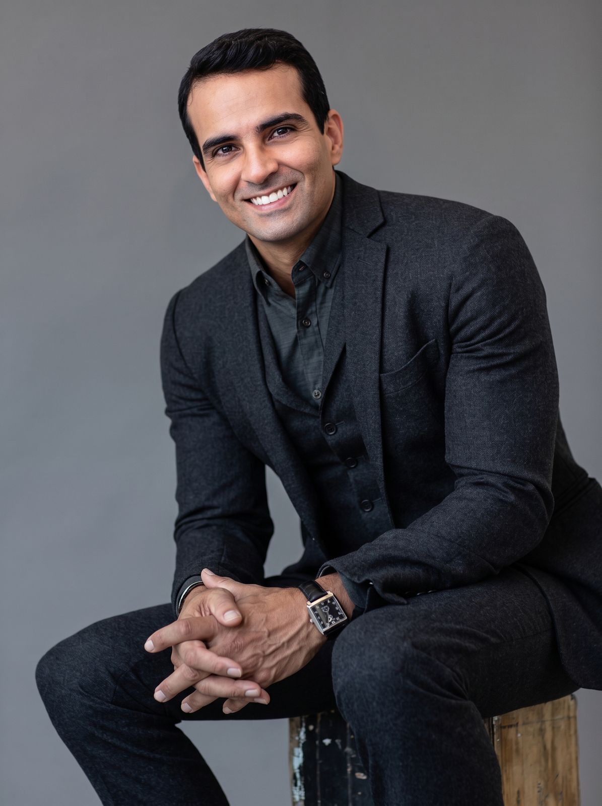 Retrato do Dr. Guilherme Brito, cirurgião plástico em Salvador